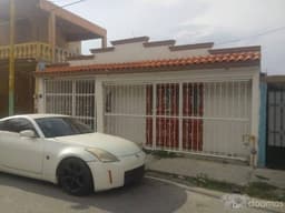 BONITA CASA EN VENTA EN FRACCIONAMIENTO FUNDADORES