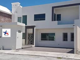 PRECIOSA CASA EN VENTA EN RESIDENCIAL LOS REALES