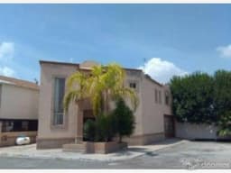 BONITA CASA EN VENTA EN FRACCIONAMIENTO LAS QUINTAS
