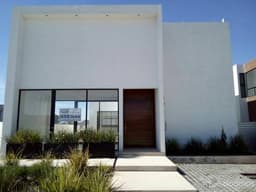 PRECIOSA CASA EN VENTA EN RESIDENCIAL HACIENDA EL REFUGIO