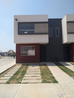CASAS AMPLIAS A 10 MINUTOS DEL TREN SURBUBANO DE CUAUTITLAN
