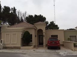 HERMOSA CASA EN VENTA EN FRACCIONAMIENTO PORTA REAL