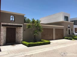 Se vende hermosa casa en Club de Golf Malanquin