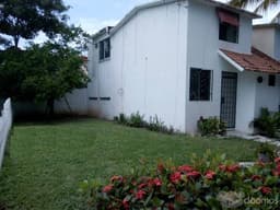 EN BAHIAS DE HUATULO OPORTUNIDAD VENDO CASA A 10 MINUTOS DE LA PLAYA CAMINANDO EN SECTOR RESIDENCIAL