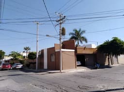 Venta Casa Amplio Jardín, Sector Norte, En Esquina, Col. Chapultepec, Culiacán
