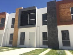 CASAS EN VENTA EN PRIVADO POR WALMART FRANCISCO VILLA, FRAC. ARANJUEZ
