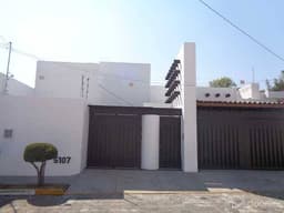 Casa en Puebla de un piso 600 metros  En Estrellas Del Sur, Amplio Jardín Un Piso 3 recamaras despacho sala de tv y cuarto servicio