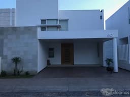 EN RENTA CASA EN CAMPESTRE SANTA MARIA (NORTE DE LA CIUDAD)