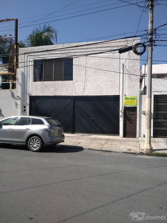 Casa en Renta en Zona Cumbres cerca de Gonzalitos para Oficinas o negocios