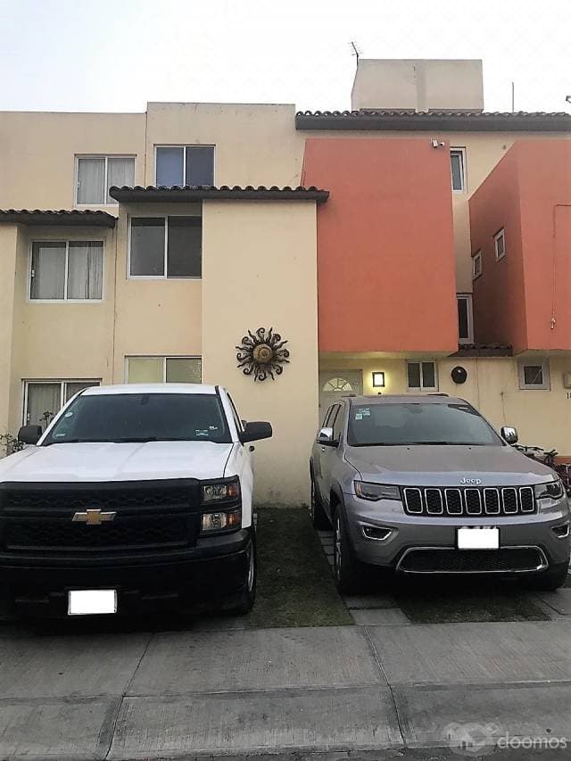 Amplia casa de 3 niveles — foto 1
