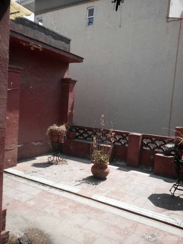 Casa de gran terreno en Col. Del Valle, en zona tranquila. — foto 7