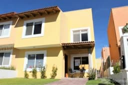 Casa en Venta Fracc. Altavista Juriquilla, Querétaro. Trato directo.