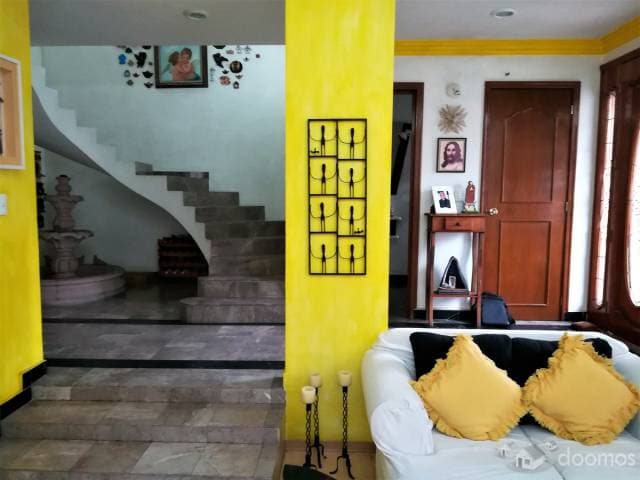 Hermosa casa de 3 plantas — foto 3