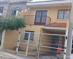 Casa ubicada en VENTA!! muy cerca de Av. Patria y el centro de Tonála
