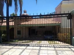 CASA EN RENTA BUGAMBILIAS 2a. SECCION $ 20,000 INCLUYE MANTENIMIENTO EXCELENTE ESTADO