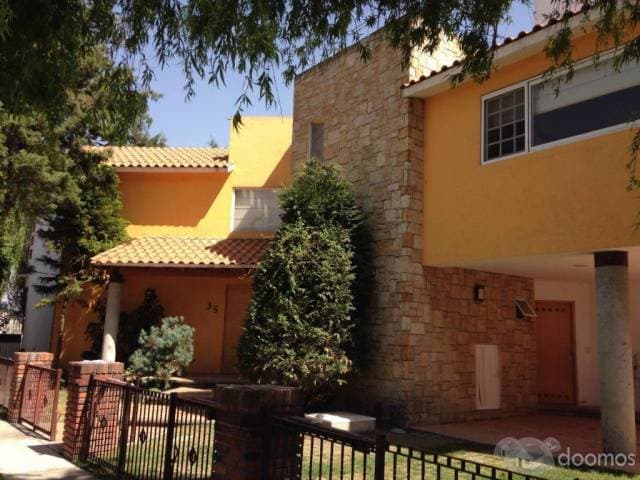 HERMOSA CASA EN ZONA RESIDENCIAL