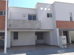 Casa en Venta frente a Area Verde en Danubio Azul