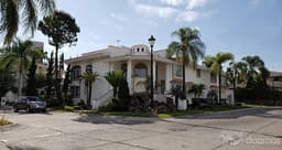 SE VENDE CASA