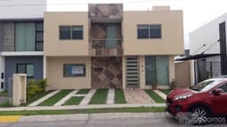 EXCELENTE CASA EN RENTA EN CASA FUERTE, AV. CASA FUERTE.
