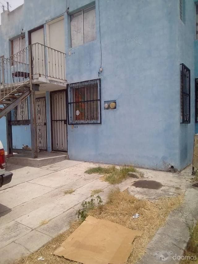 BONITA CASA DUPLEX EN VENTA EN RANCHO ALEGRE — foto 1