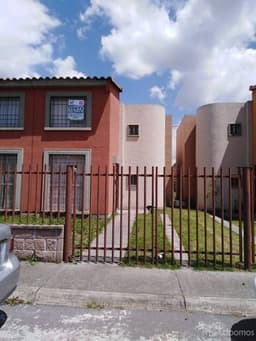 Casa en Venta, 4 recamaras, semi equipada con Jardín, Hacienda del Bosque