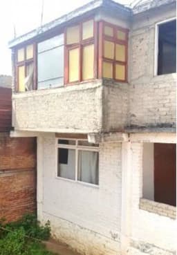 Se venden dos construcciones (casa habitación) al precio de una