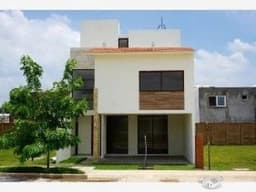 VENTA DE CASA EN PARAISO EN LA QUINTIN ARAUZ