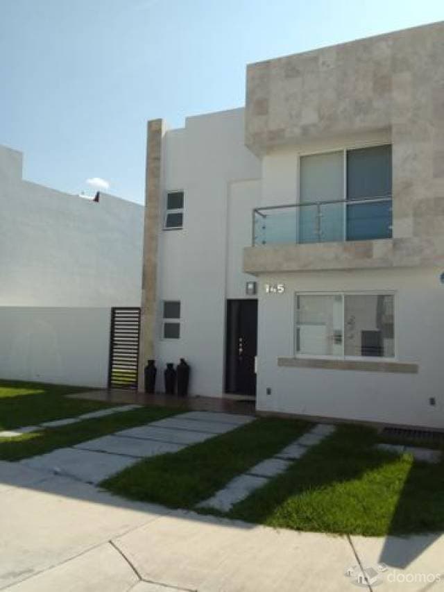 Casa en renta Irapuato Gto. dos plantas — foto 1