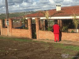 Se vende Casa amplia con terreno extra y vista al mar