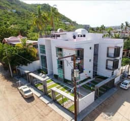 En Venta Confortable departamento de 2 habitaciones en el centro de los Cabos.