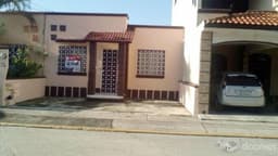 CASA EN VENTA EN LA COLONIA LA QUINTA