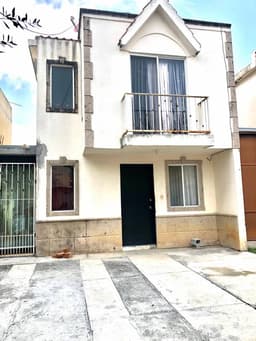Casa en venta en Montemorelos, Col. Alondras, en la entrada (atrás de la coca cola ), a lado de CFE,  a media cuadra de la cruz roja y la escuela