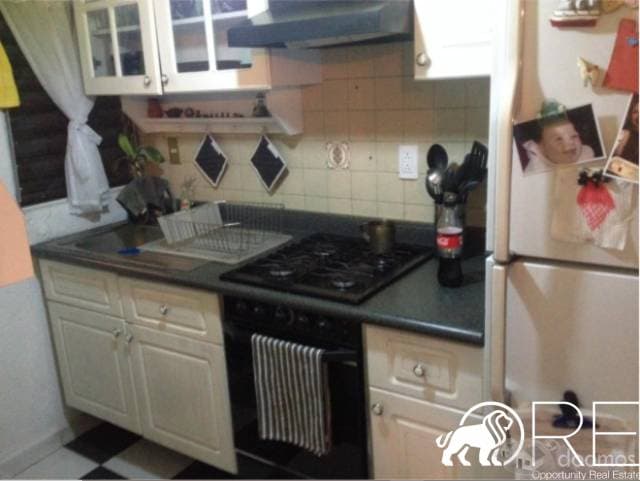 EXCELENTE Y CÉNTRICO DEPARTAMENTO EN VENTA! — foto 2