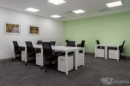 Espacio de oficina listo para usar para acomodar a un equipo en crecimiento de hasta 10 personas