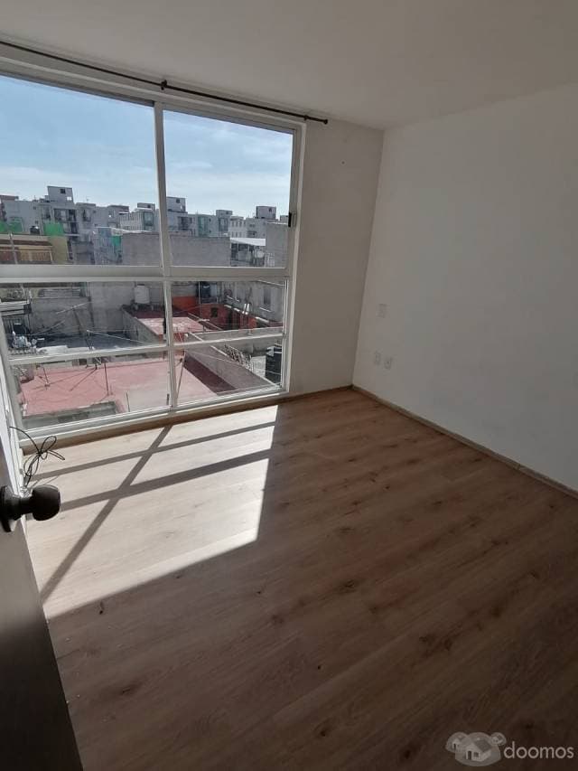 Remato departamento con excelente ubicación — foto 2