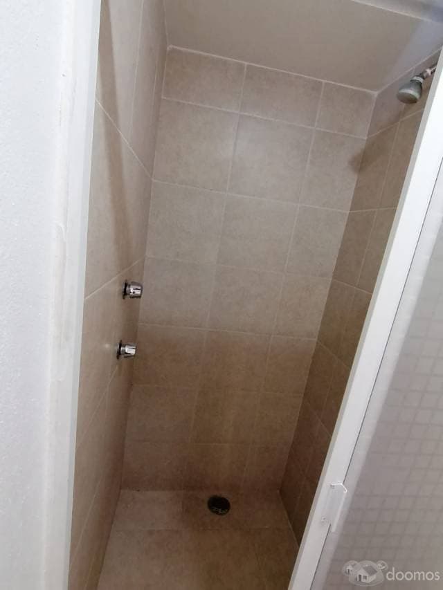 Remato departamento con excelente ubicación — foto 4