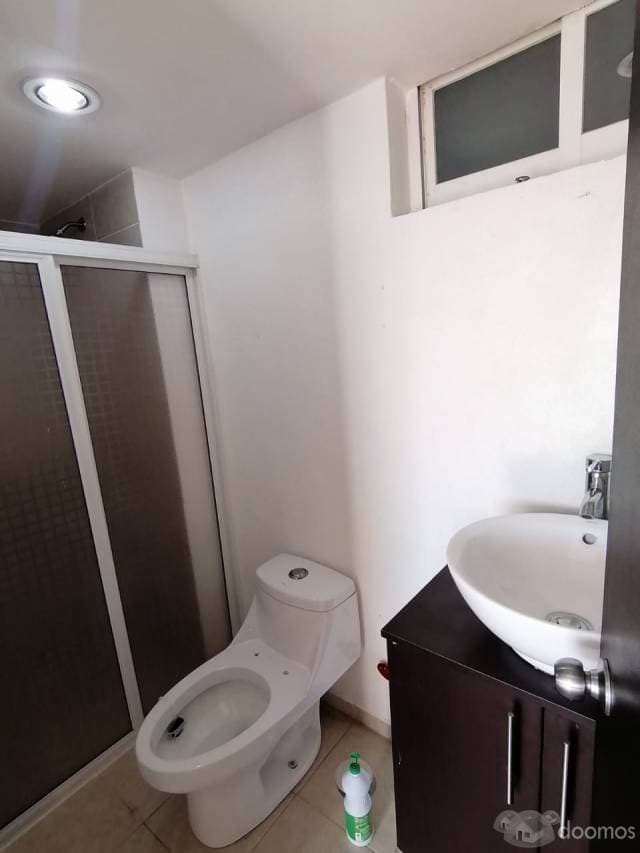 Remato departamento con excelente ubicación — foto 6