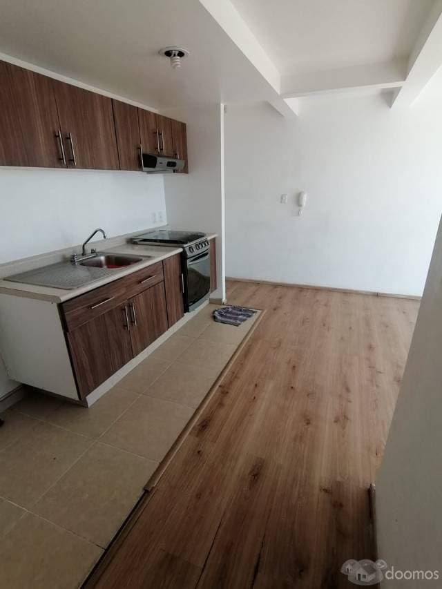 Remato departamento con excelente ubicación — foto 7