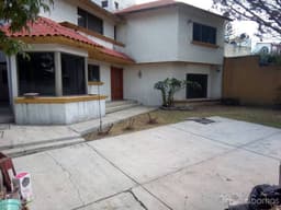 CASA EN CALLE CERRADA ATRAS DEL BOSQUE DE TLALPAN