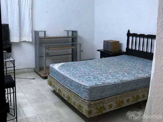 CÓMODA CASA DE UN PISO — foto 2