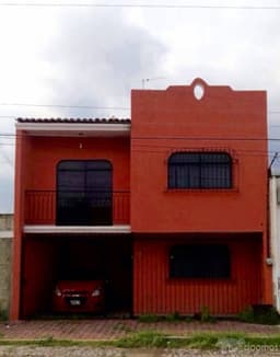 Bonita casa con excedente de terreno a 5 minutos del ITESO
