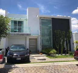 Casa super reciente moderna y luminosa, parque Nuevo Leon Lomas de Angelopolis