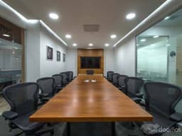Espacio de oficina listo para usar para acomodar a un equipo en crecimiento de hasta 15 personas