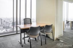 Trabaje a su manera en una oficina privada para tres