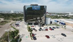 Oficinas acondicionadas en renta, Corporativo UpTown