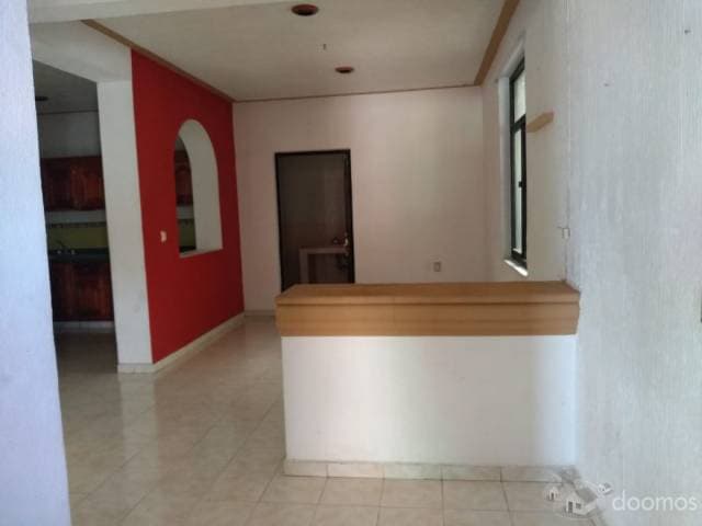 CASA GRANDE, CON LOCAL COMERCIAL Y BODEGA. — foto 5