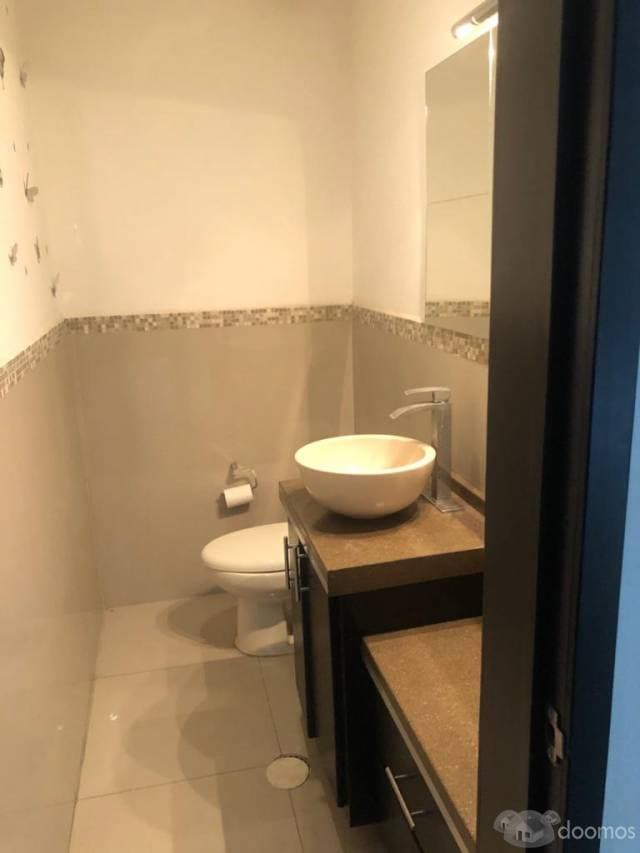 CASA CON EXCELENTES ACABADOS — foto 7