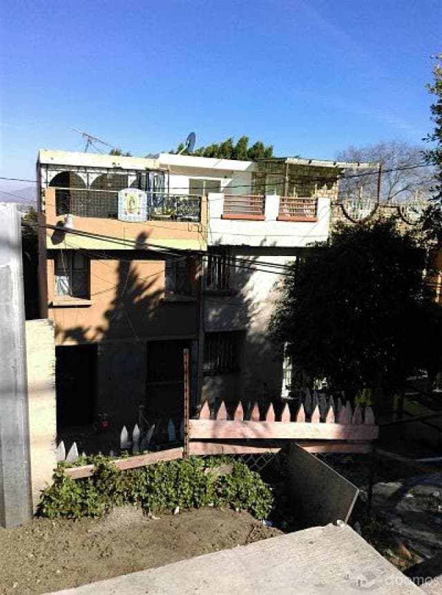 BONITA CASA EN EL SOLER EN TIJUANA — foto 1