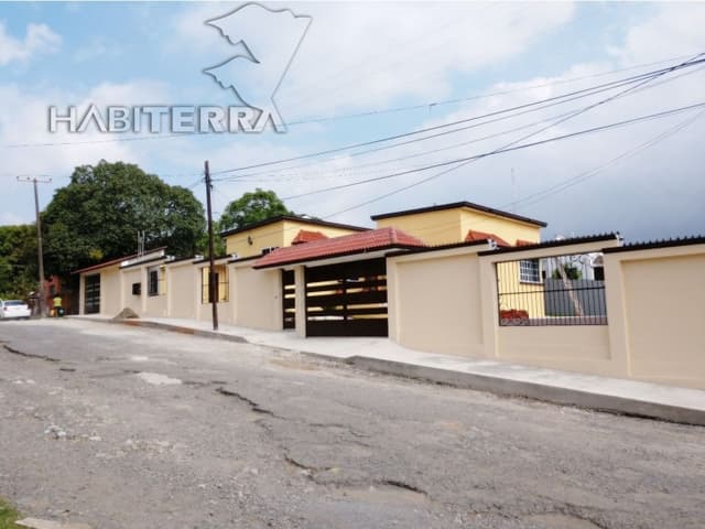 CASA EN VENTA Y RENTA EN CERRO AZUL, VERACRUZ