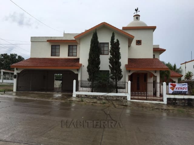 CASA EN VENTA EN LA COLONIA PETROLERA EN CERRO AZUL VERACRUZ, TUXPAN, VER.